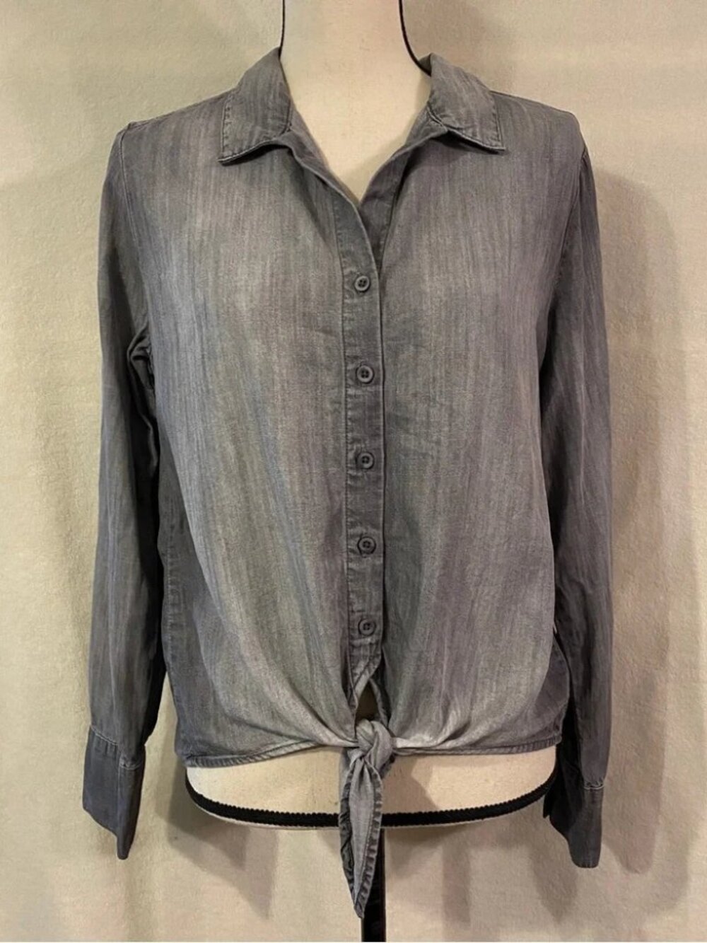 Cloth & Stone arctic grey ombre tie front button down shirt